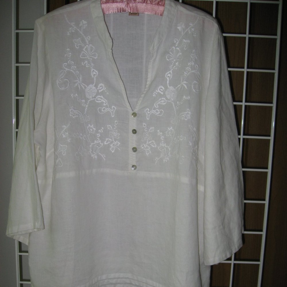 Marissa Christina gauzy white 3/4 sleeve top
